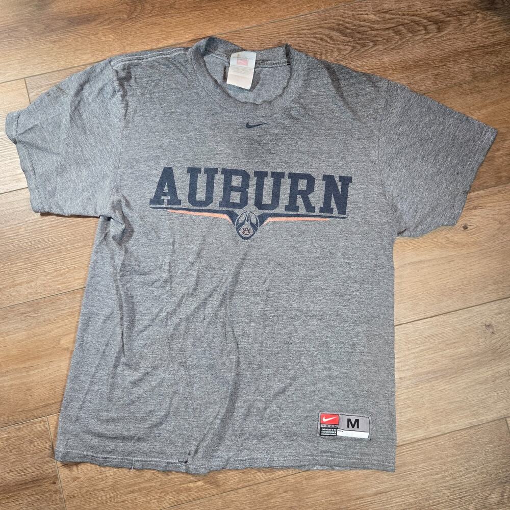 Vintage Nike Team Auburn Tigers T Shirt Mens M Distressed Faded NCAA Football